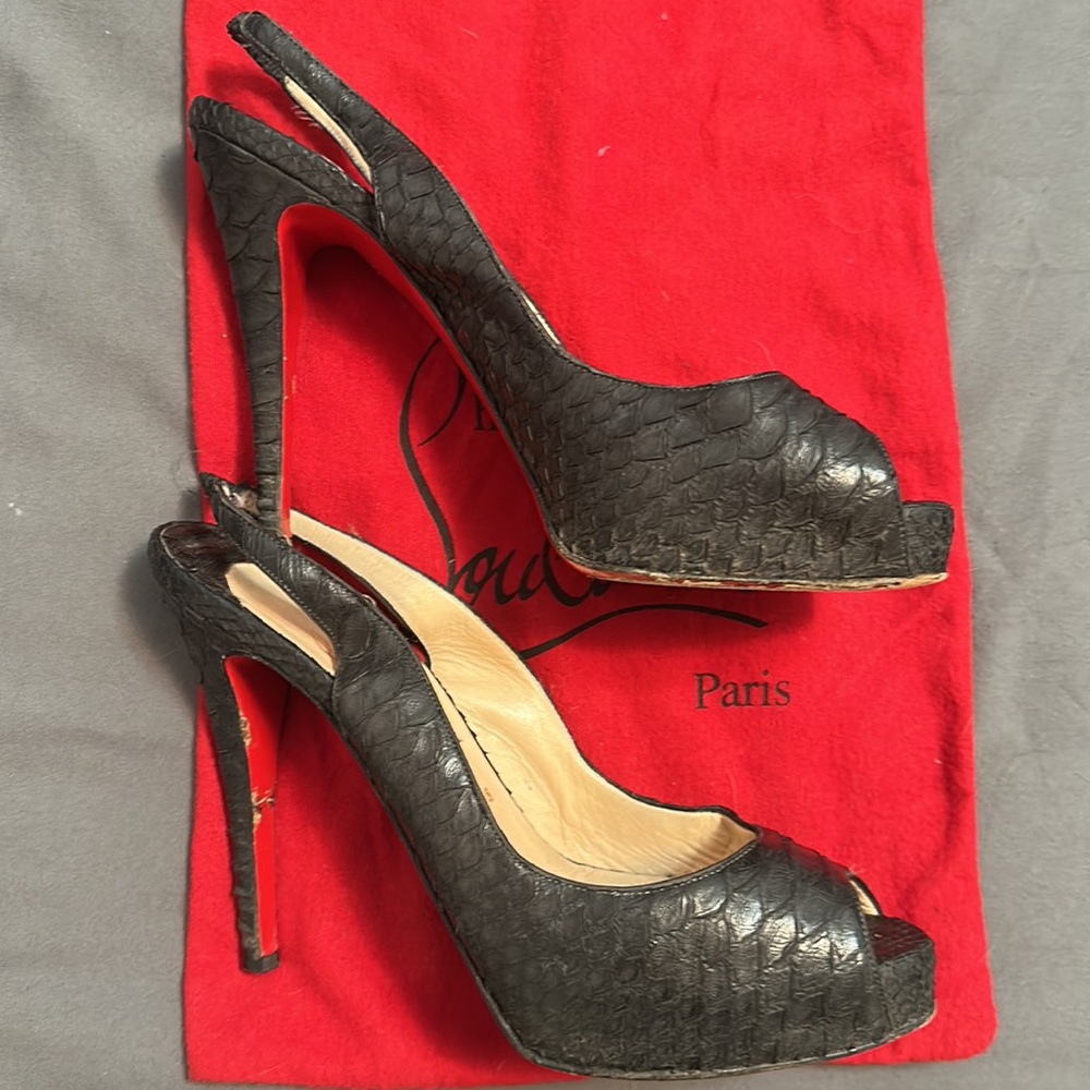 Christian Louboutin Black Snakeskin Heels Size 39